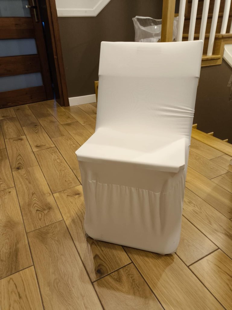 Krzesło w pokrowcu